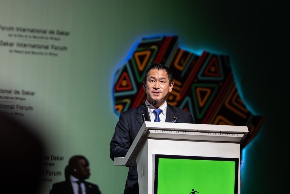 フォーラムでスピーチを行う大西外務大臣政務官