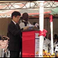 LA CEREMONIE DE REMISE DE 486 TONNES DE CONSERVES DE POISSON, AUX CANTINES SCOLAIRE APPUYEE PAR LE PAM